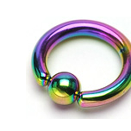 Forward helix piercing titanium ringetje regenboog kleuren